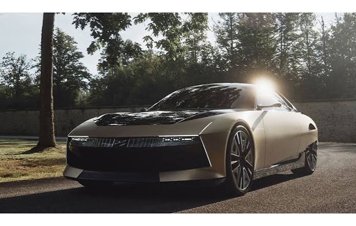 DS Automobiles SM Tribute 2024