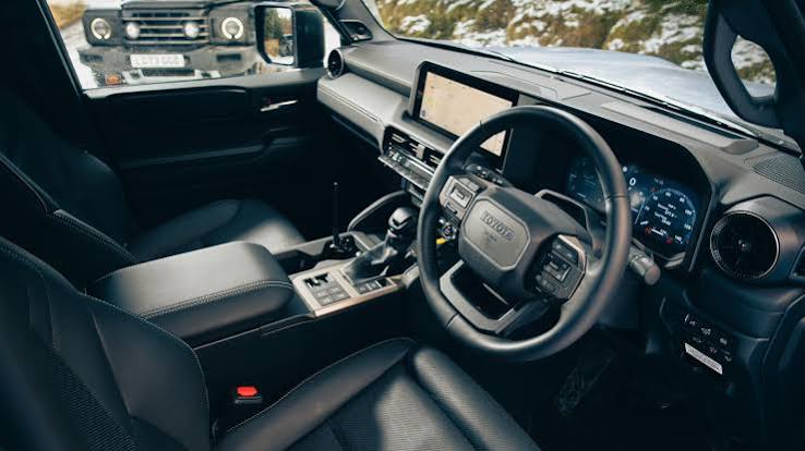 Toyota Land Cruiser Se 2023
