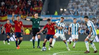 Argentina’s Physical Start Sparks Referee Debate in World Cup Final