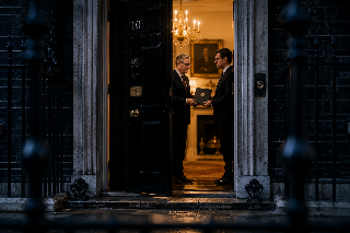Britain Changed Prime Ministers Without Asking Britain — And the System Says That’s Fine